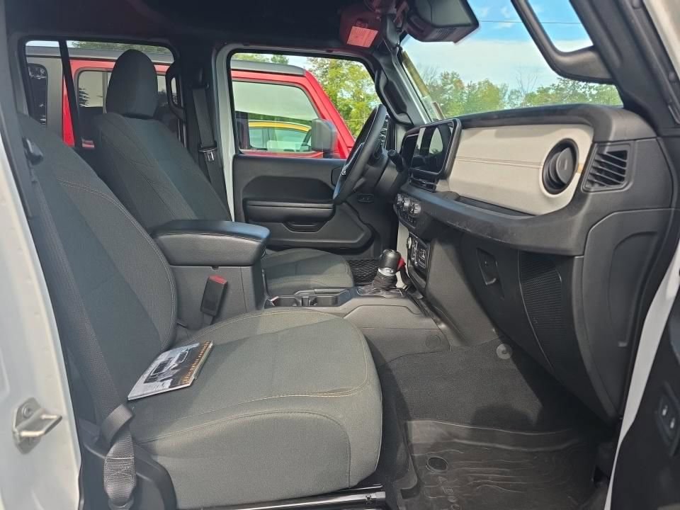 Used 2024 Jeep Wrangler Unlimited w/ Convenience Group AWD/4WD image 9