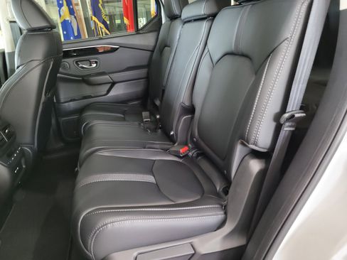 New 2025 Honda Pilot EX-L image 8