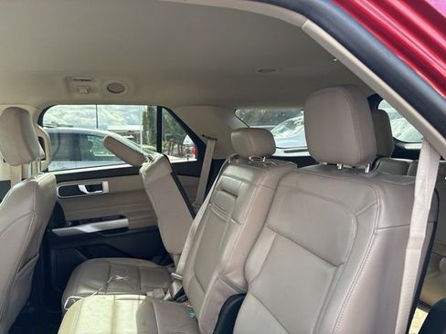 Used 2021 Ford Explorer XLT w/ Equipment Group 202A image 13