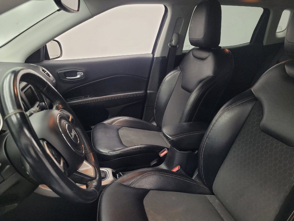 Used 2017 Jeep Compass Latitude w/ Safe & Security Group FWD image 17