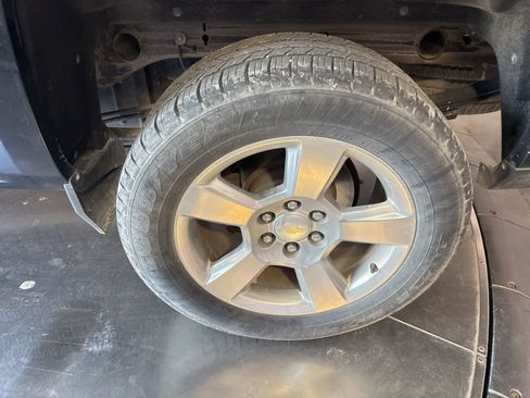 Used 2018 Chevrolet Silverado 1500 LT w/ Texas Edition image 12