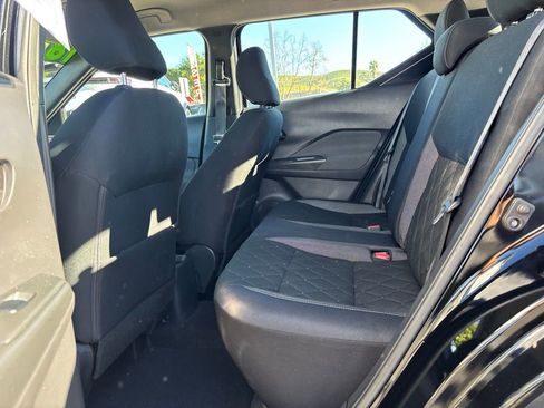 Used 2018 Nissan Kicks S image 16