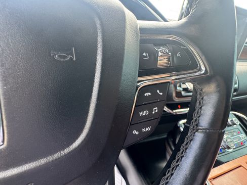 Used 2019 Lincoln Navigator Reserve w/ Cargo Package AWD/4WD image 30
