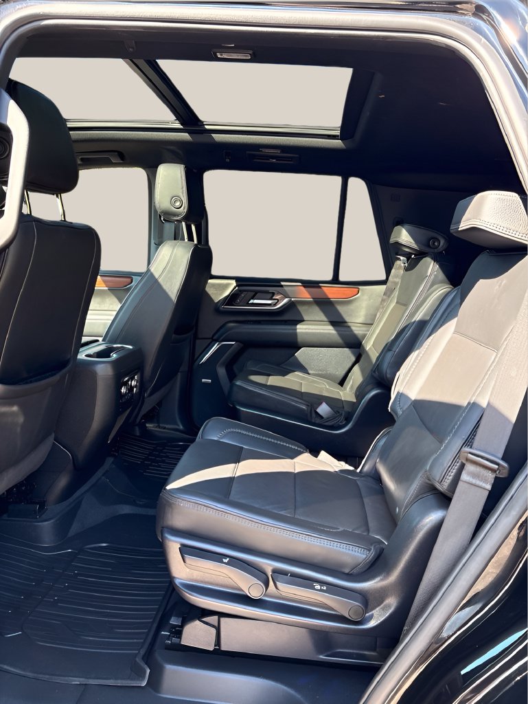 Used 2025 GMC Yukon Denali w/ Sun & Power Step Package AWD/4WD image 15