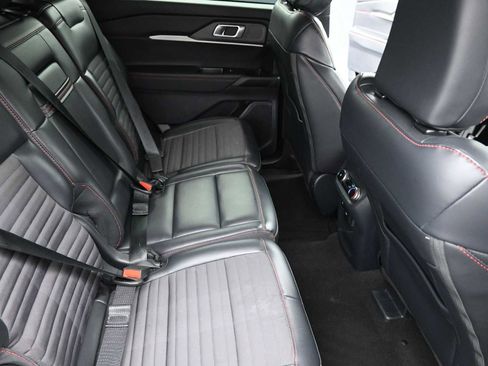 Used 2025 Ford Explorer ST-Line w/ ST-Line Street Pack image 26