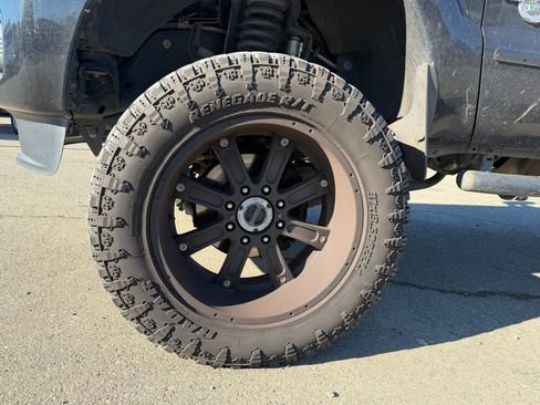 Used 2015 Ford F250 Platinum w/ FX4 Off-Road Package image 9