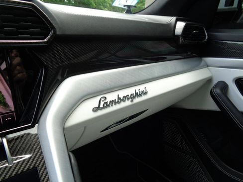 Used 2020 Lamborghini Urus AWD/4WD image 17