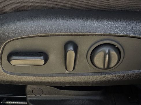 Used 2021 Chevrolet TrailBlazer LT image 24