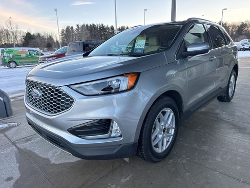 Certified 2023 Ford Edge SEL w/ Convenience Package image 3