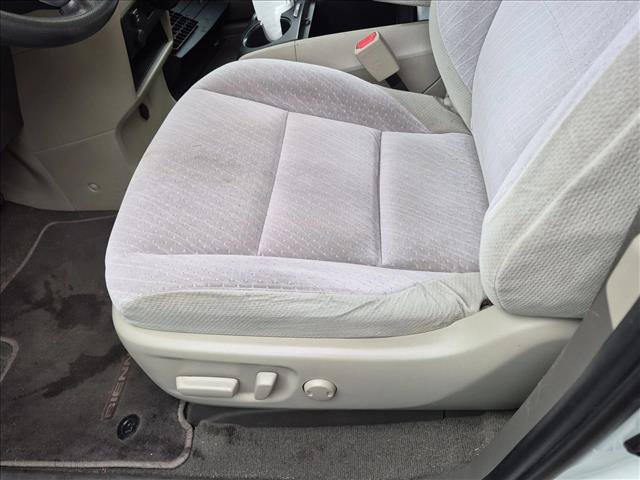 Used 2020 Toyota Sienna LE w/ Carpet Mat Package FWD image 15