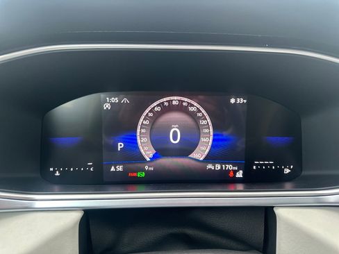 New 2026 Volkswagen Taos SE image 8