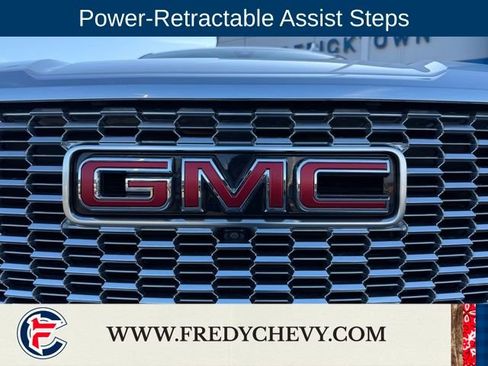 Used 2021 GMC Yukon Denali w/ Denali Premium Package image 22