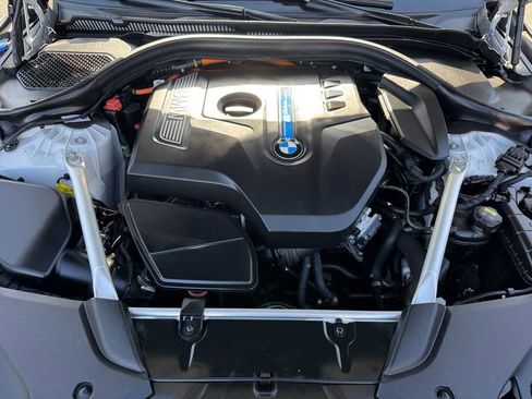 Used 2018 BMW 530e w/ Premium Package 2 image 8