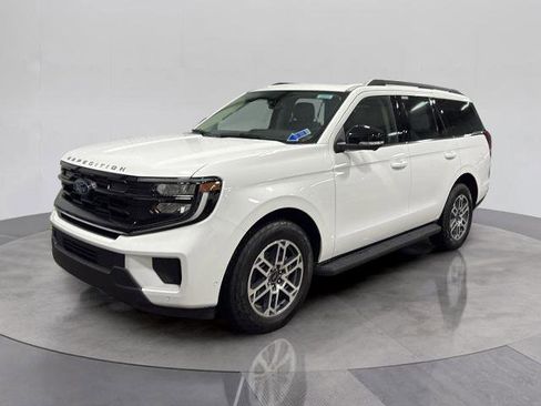 Certified 2025 Ford Expedition Active AWD/4WD image 1