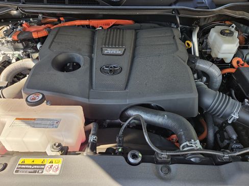 Used 2024 Toyota Sequoia Limited AWD/4WD image 32
