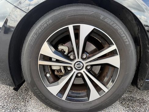 Used 2021 Nissan Sentra SV FWD image 18
