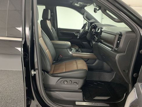 Used 2024 Chevrolet Silverado 2500 High Country w/ Technology Package AWD/4WD image 22