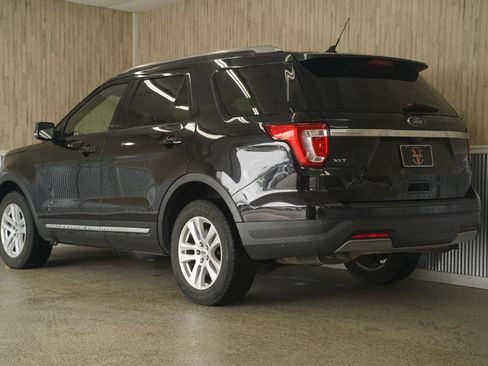 Used 2019 Ford Explorer XLT w/ Equipment Group 201A AWD/4WD image 7