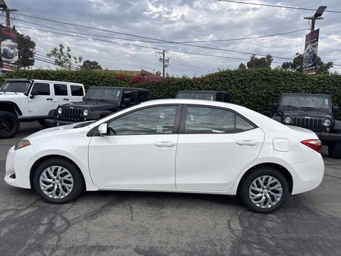Used 2017 Toyota Corolla LE w/ Carpet Mat Package (TMS) FWD image 4