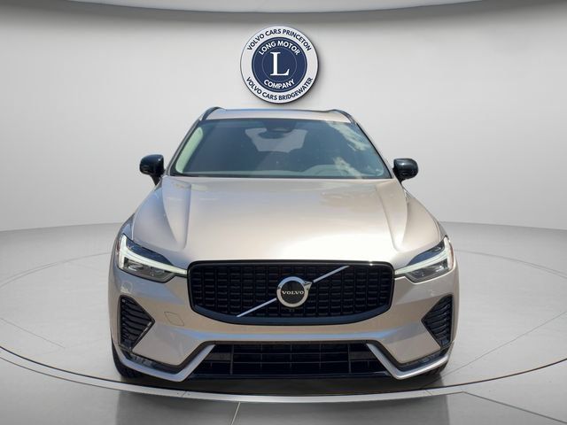 Certified 2025 Volvo XC60 B5 Core AWD/4WD image 8