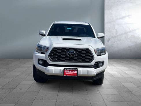 Used 2020 Toyota Tacoma TRD Sport w/ Technology Package image 2