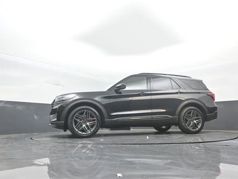 New 2026 Ford Explorer ST w/ Sun And Sound Package image 29