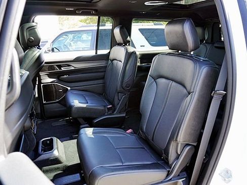 New 2026 Jeep Grand Wagoneer Limited w/ Premium Group II AWD/4WD image 22