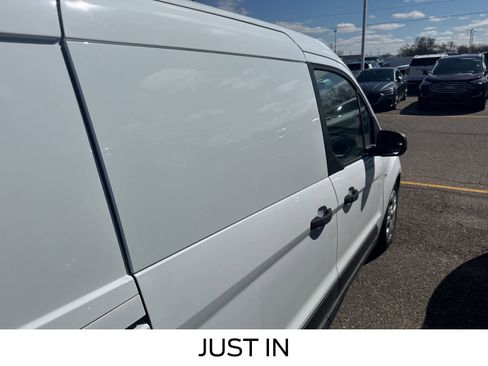 Used 2019 Ford Transit Connect XLT image 8