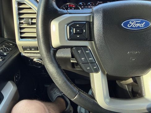Used 2017 Ford F250 Lariat w/ Lariat Value Package AWD/4WD image 31