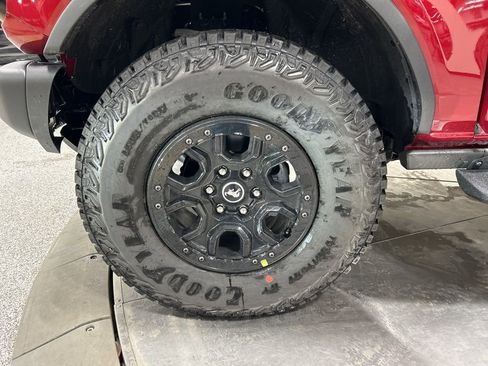 New 2026 Ford Bronco Badlands w/ Sasquatch Package AWD/4WD image 29