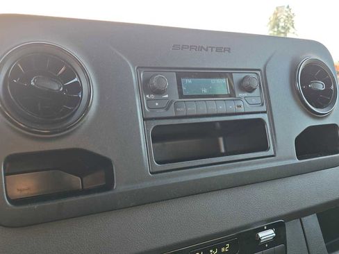 Used 2025 Mercedes-Benz Sprinter 2500 image 34