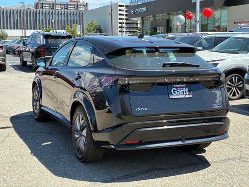 Used 2023 Nissan Ariya AWD image 8