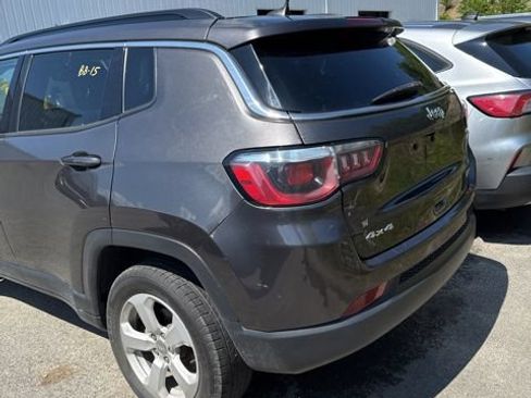 Used 2020 Jeep Compass Latitude w/ Cold Weather Group AWD/4WD image 10