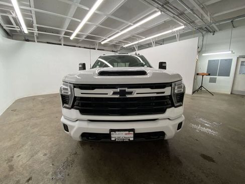 Used 2024 Chevrolet Silverado 2500 LT w/ Z71 Sport Edition image 9