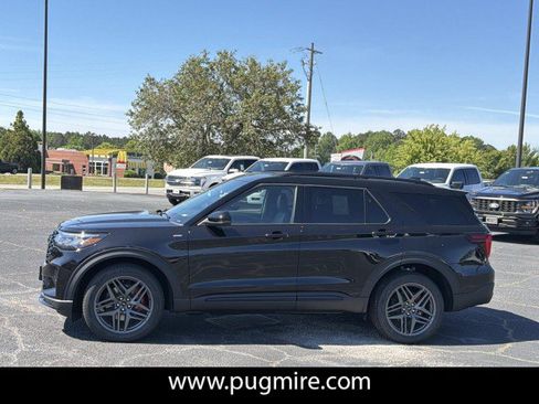 New 2026 Ford Explorer ST-Line w/ ST-Line Street Pack AWD/4WD image 4