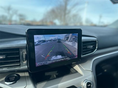 Used 2022 Ford Explorer XLT w/ Equipment Group 202A image 22