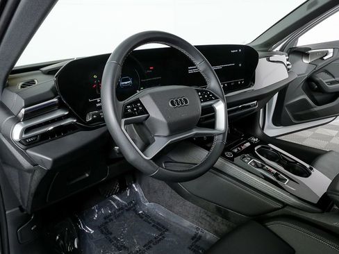 Used 2025 Audi A5 2.0T Premium Plus w/ Premium Plus AWD/4WD image 4