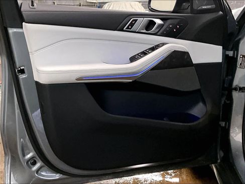 Used 2024 BMW X5 xDrive40i w/ Premium Package image 25