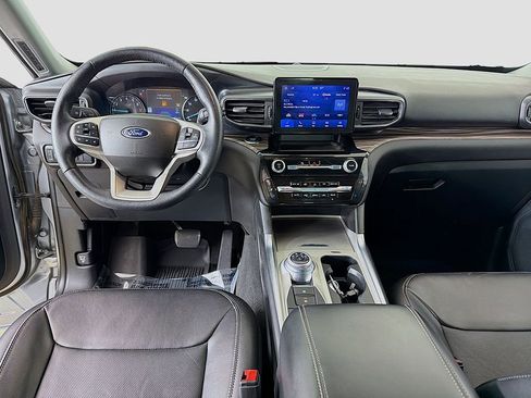 Used 2023 Ford Explorer Limited w/ Equipment Group 301A AWD/4WD image 36