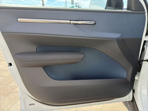 New 2026 Volvo EX30 Cross Country Ultra w/ Protection Package Premier image 18