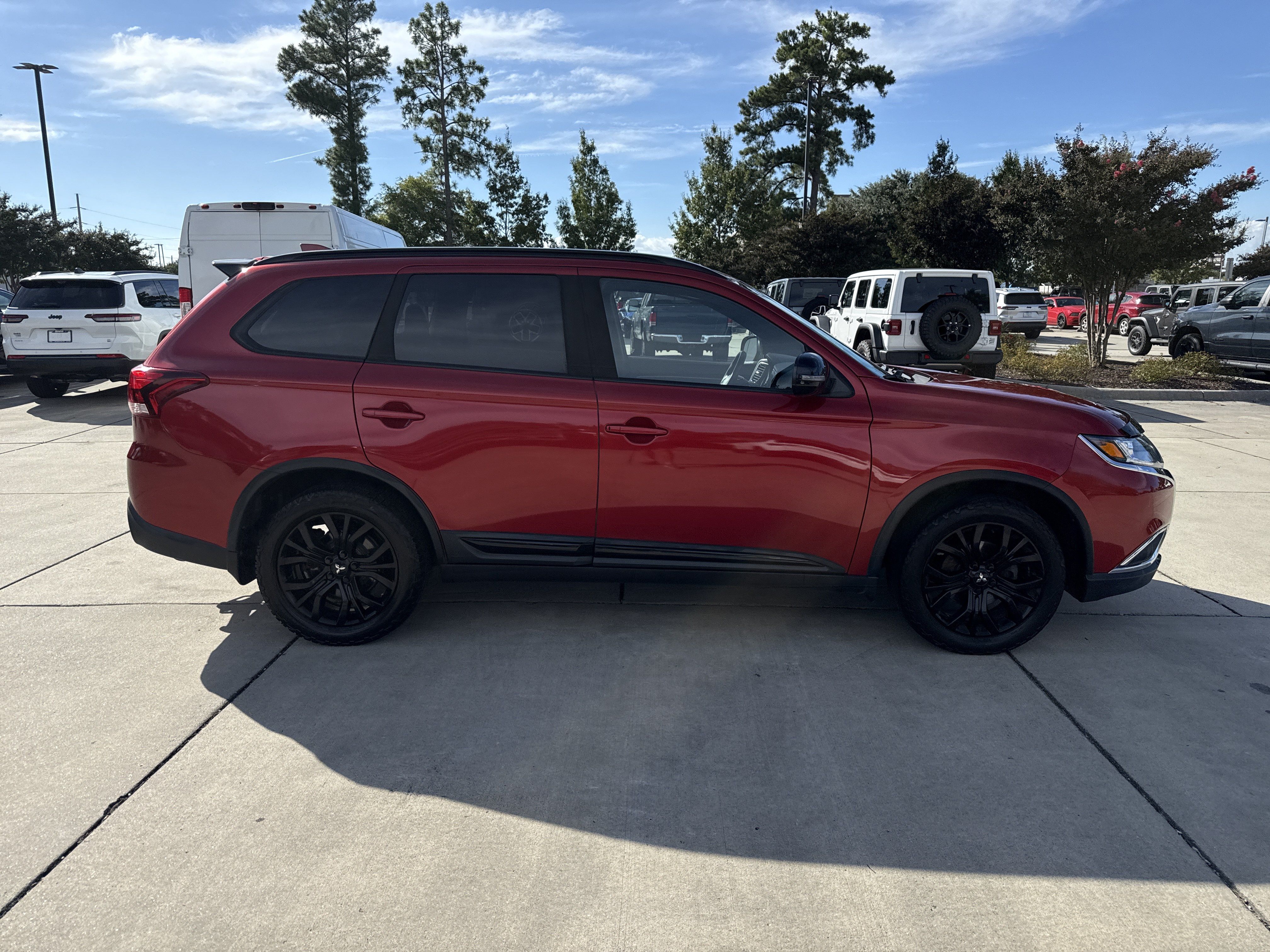 Used 2018 Mitsubishi Outlander LE AWD/4WD image 10