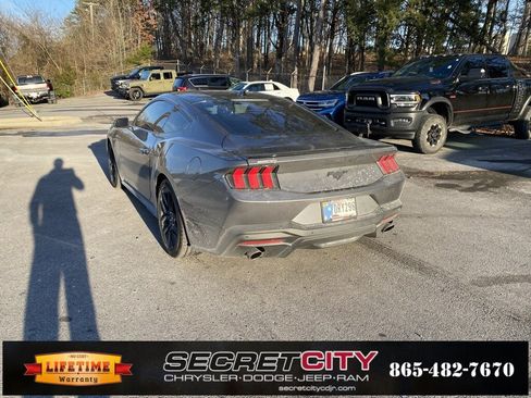 Used 2024 Ford Mustang Ecoboost image 7