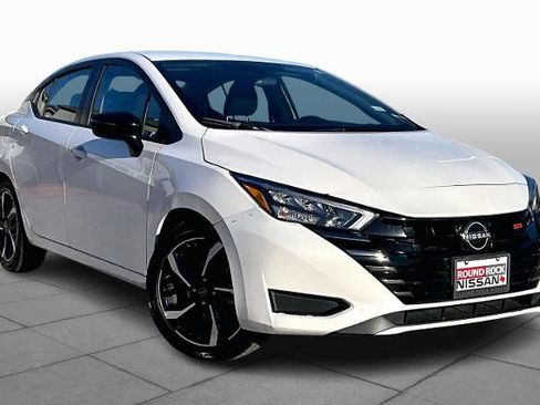 Used 2024 Nissan Versa SR image 3