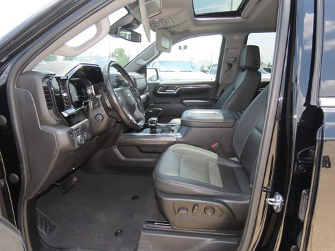 Used 2022 Chevrolet Silverado 1500 LTZ AWD/4WD image 25