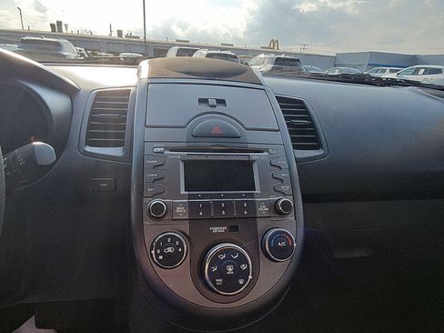 Used 2011 Kia Soul + w/ Audio Pkg image 13