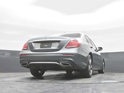 Used 2019 Mercedes-Benz E 300 4MATIC image 35