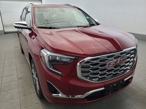 Used 2020 GMC Terrain Denali w/ Denali Premium Package FWD image 14