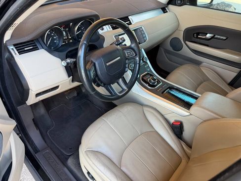 Used 2017 Land Rover Range Rover Evoque SE image 2