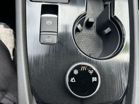 Used 2023 Nissan Rogue SV AWD/4WD image 10