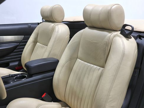 Used 2005 Ford Thunderbird image 77